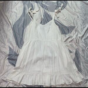 Old Navy White Tie Front Ruffled dress